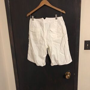 2Dye4 Ladies White Shorts Size 10. $5.00 AS AN ADD ON
